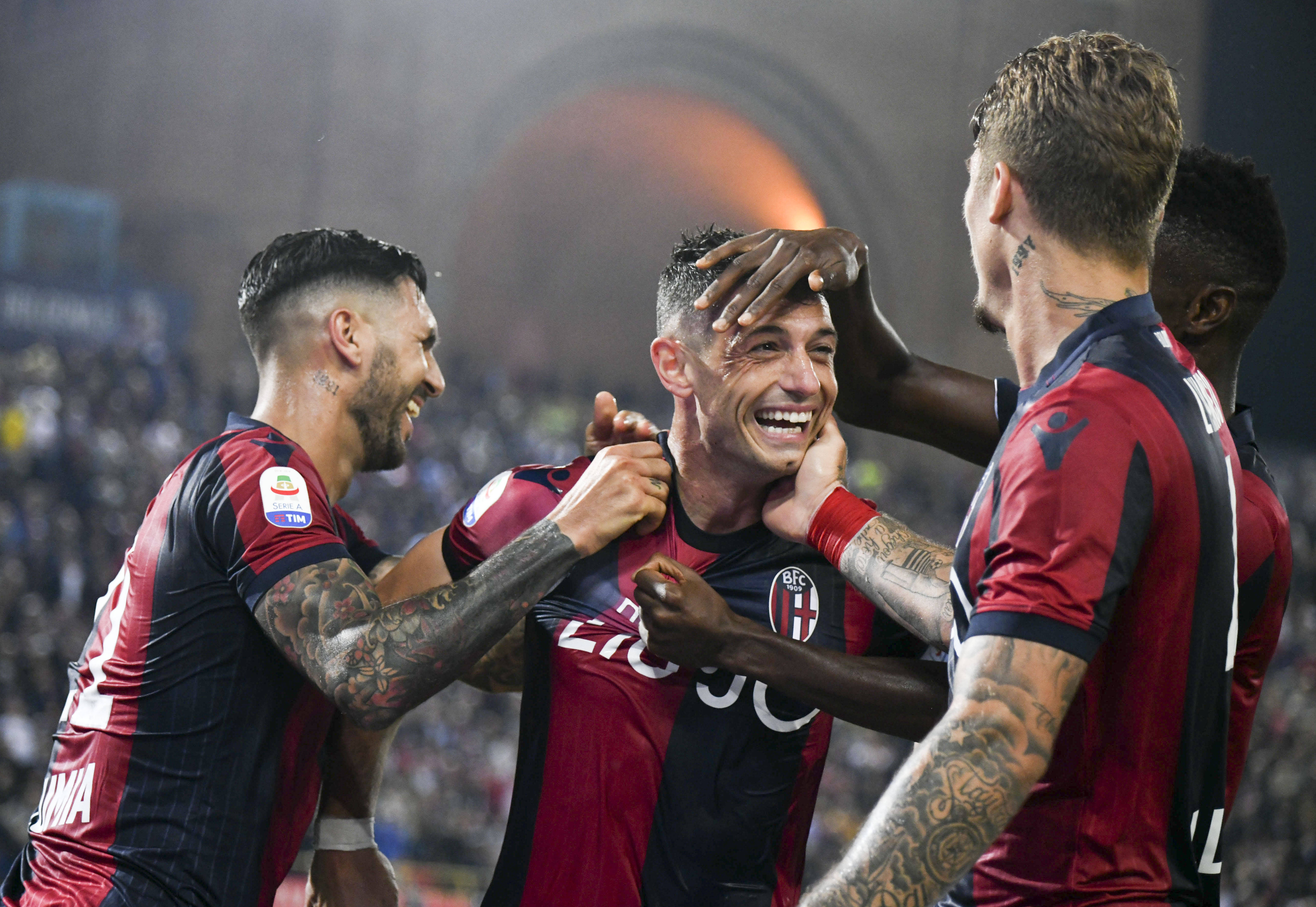 包含瓦伦西亚连输失利，欧冠前景雾茫无光的词条