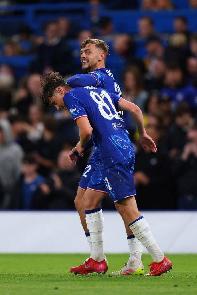 关于切尔西击败巴黎，成功挺进欧冠四强的信息