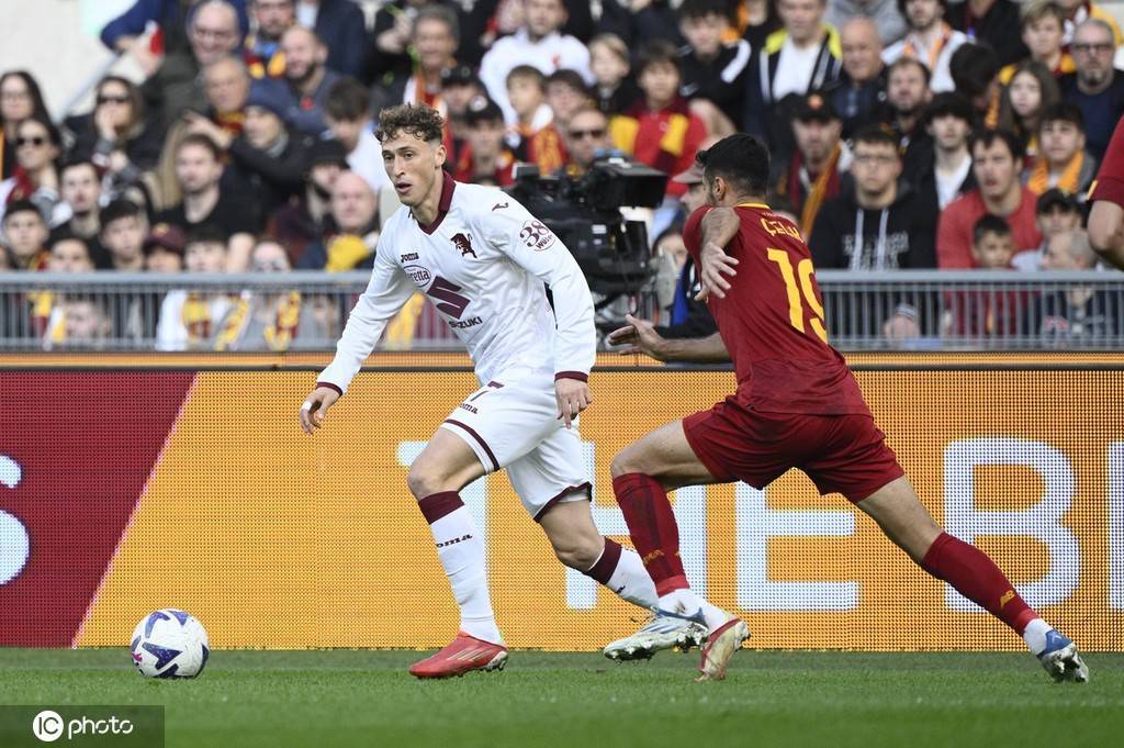 关于狂射狼堡击败那不勒斯，状态火爆的信息